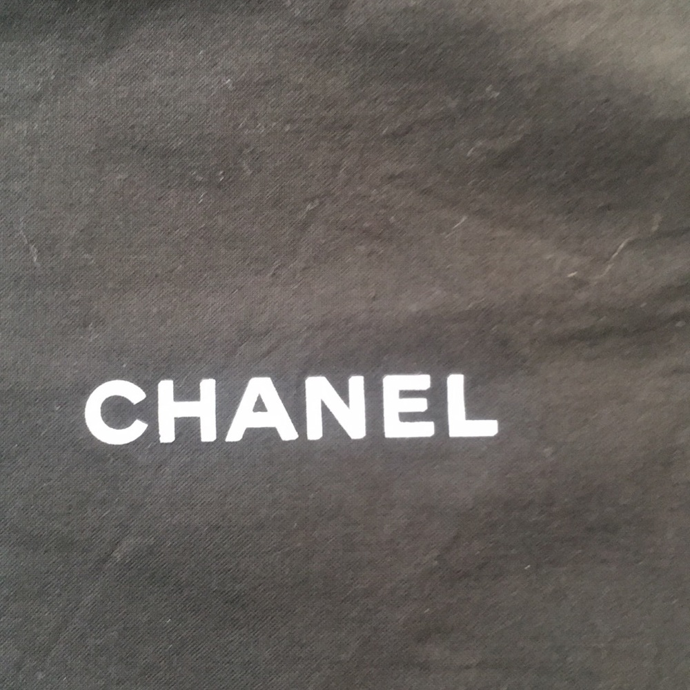 Chanel - Picture 3 of 3